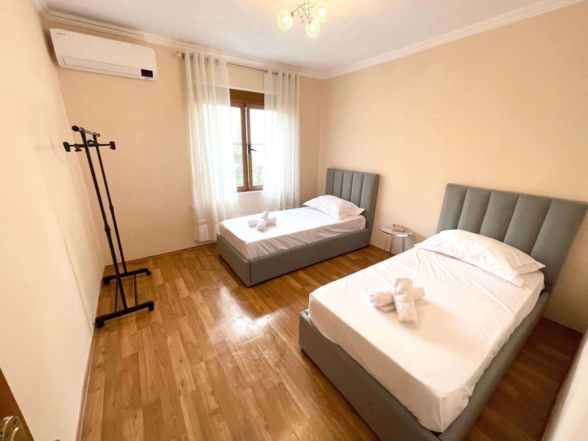 Skanderbeg Square Apartment 02 Tirana Exterior foto